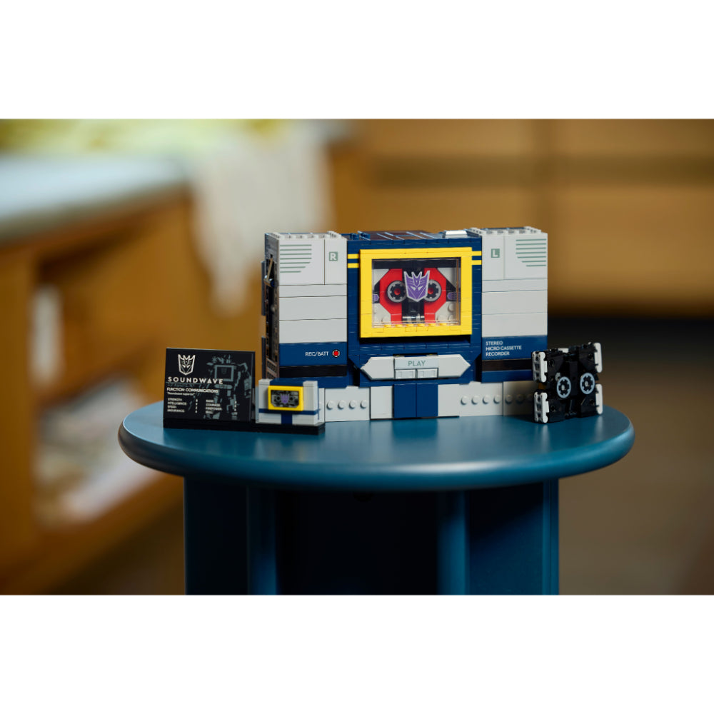 LEGO®Icons: Transformers: Soundwave (10358)_017