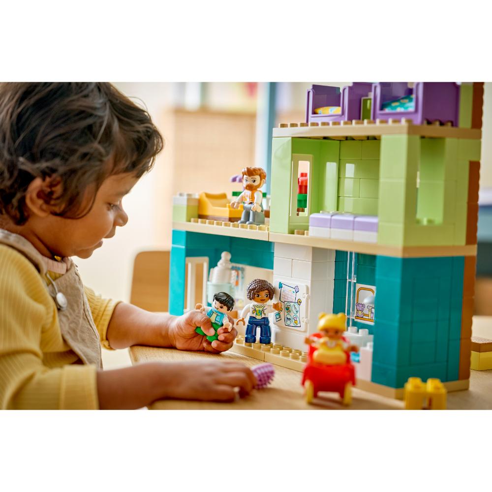 LEGO®Duplo: Casa Familiar Moderna “3 En 1” Con Figuras (10470)_006