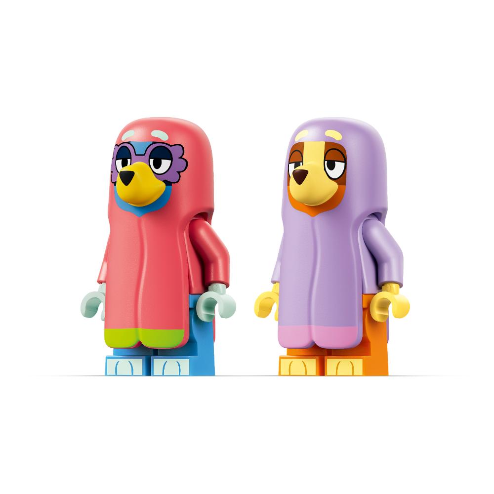 LEGO®Bluey: Abuelitas Con Bingo Y Bluey (11216)_004