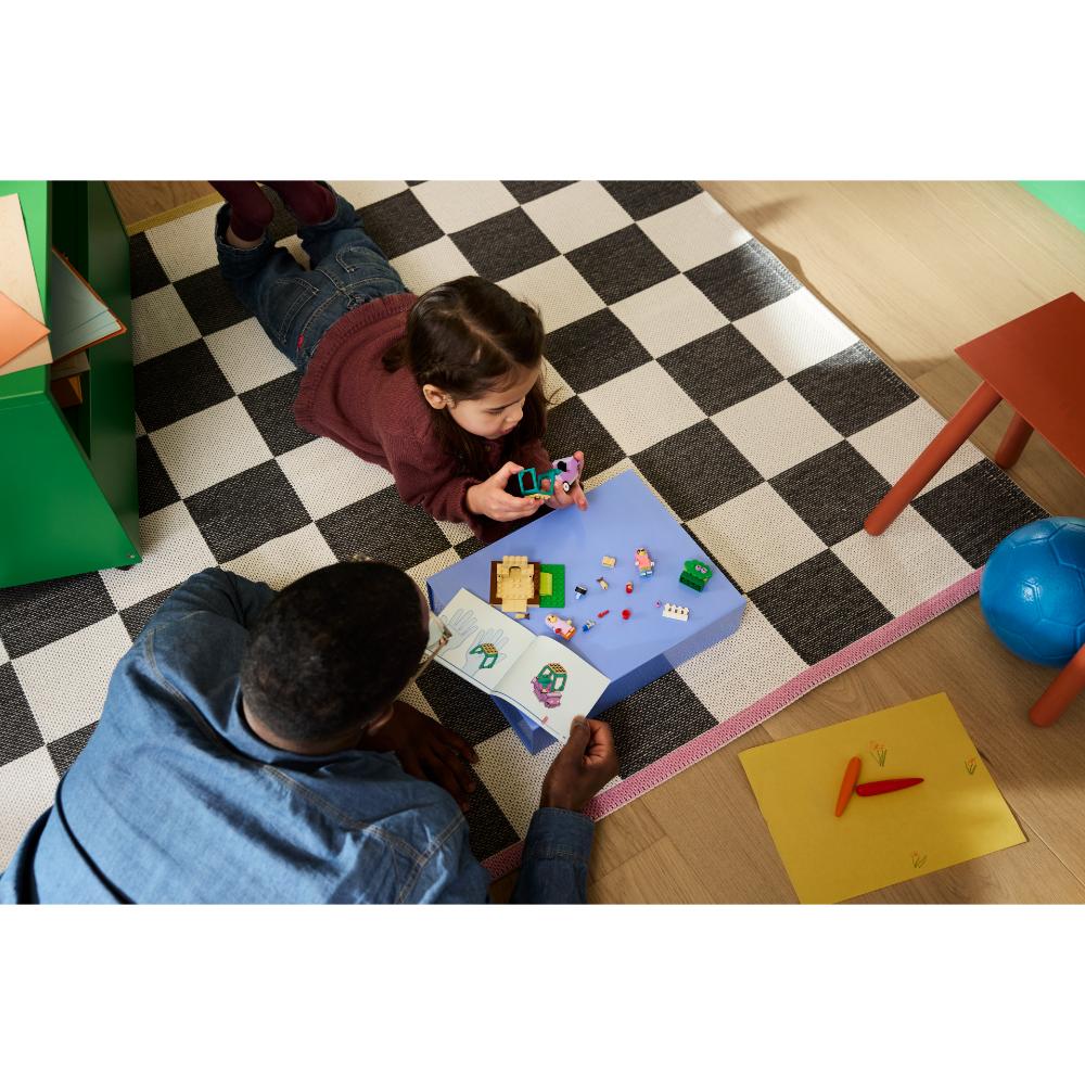 LEGO®Bluey: Abuelitas Con Bingo Y Bluey (11216)_008