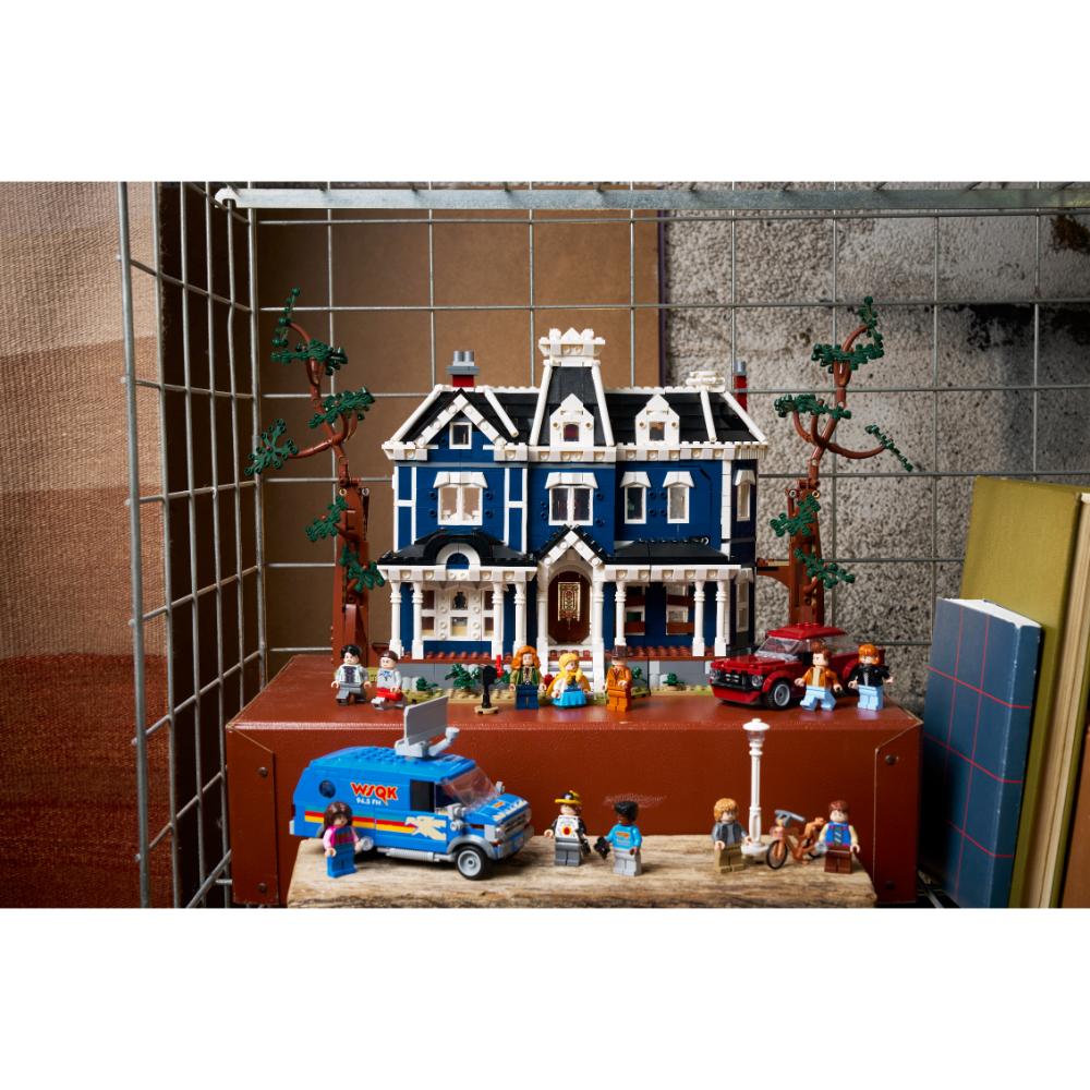 STRANGER THINGS: LA CASA CREEL
