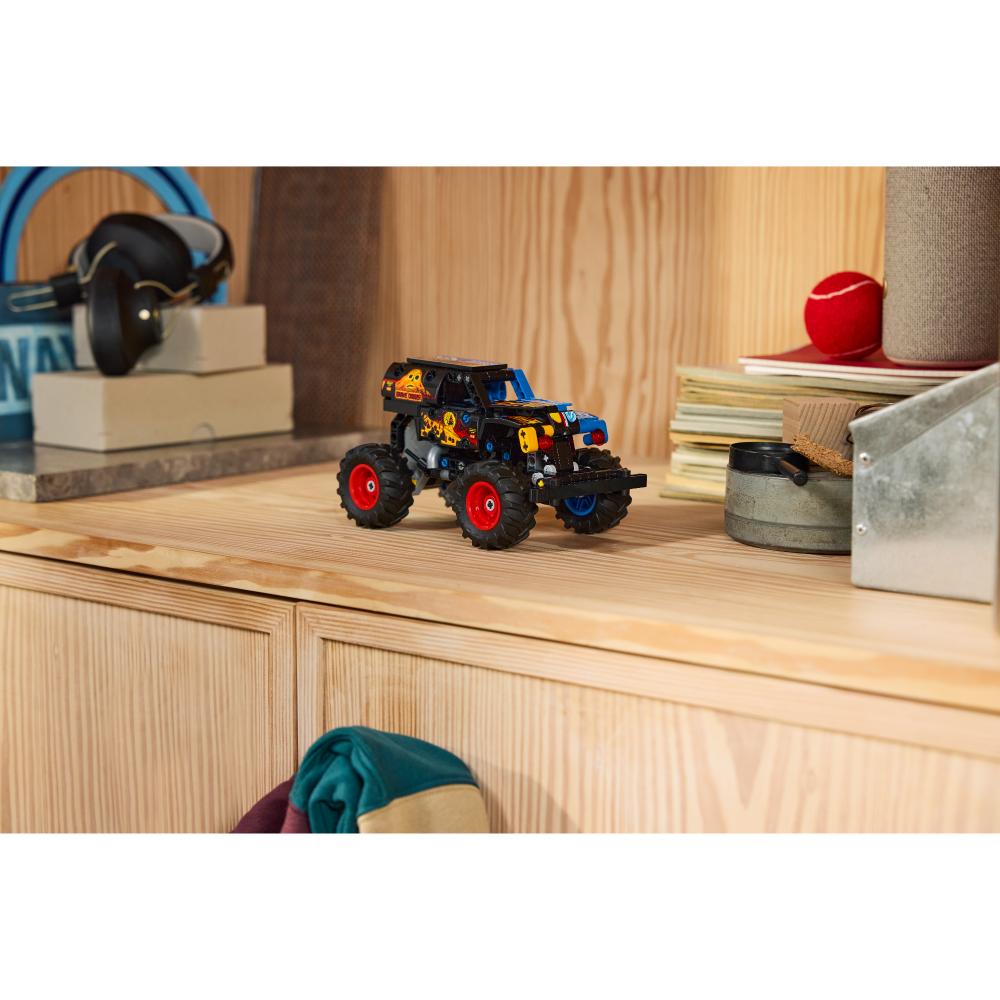 MONSTER JAM™ GRAVE DIGGER™ FUEGO Y HIELO