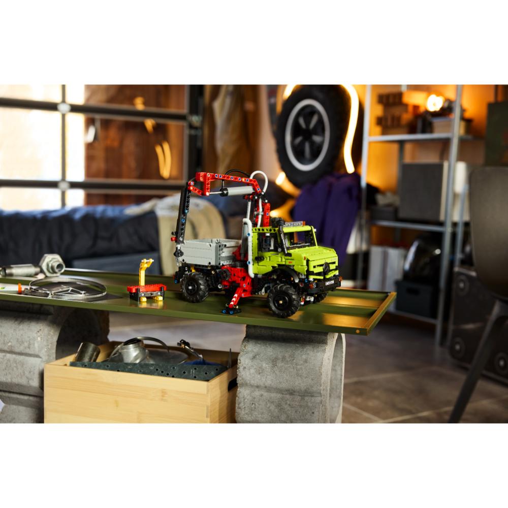 LEGO®Technic: Mercedes-Benz Unimog U 5023 Con Grúa (42242)_012