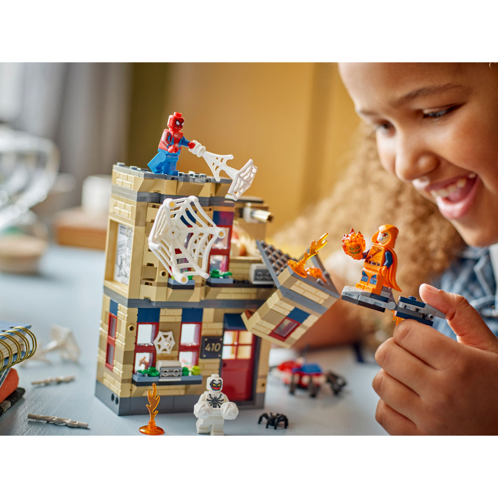 LEGO®Super Heroes: Departamento De Peter Parker (76317)_010