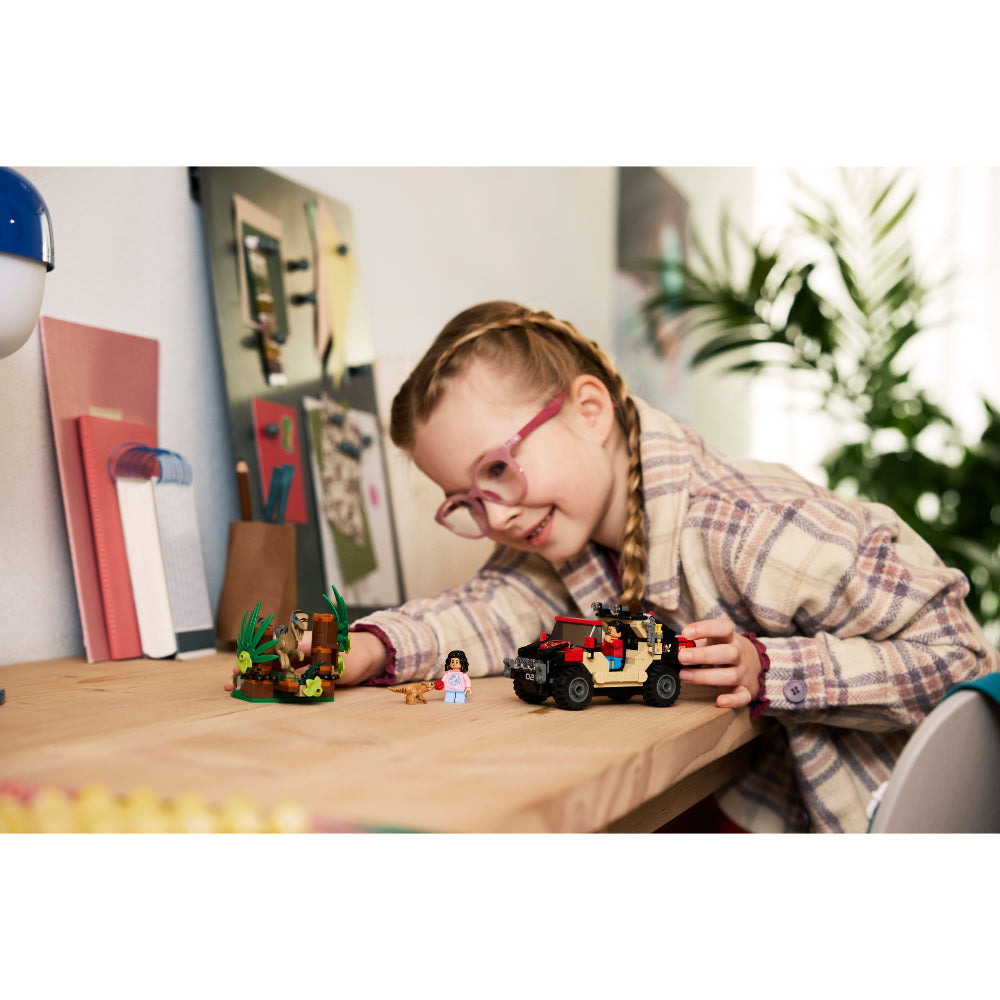 LEGO®Jurassic World: Huida En Todoterreno Y Raptor Al Acecho (76972)_009