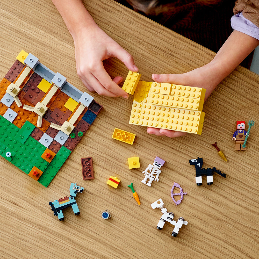 LEGO® Minecraft™ El Establo de los Caballos(21171)_006