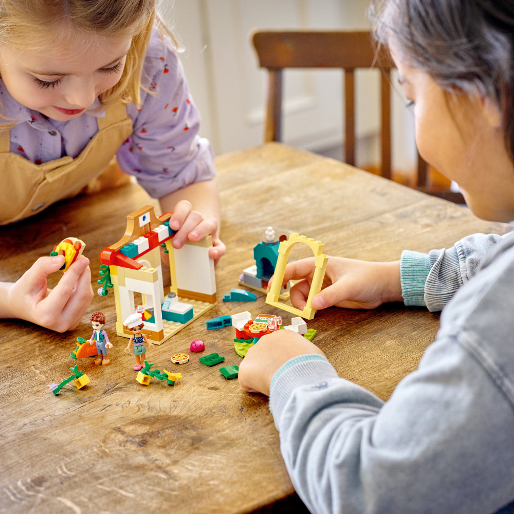LEGO® Friends Pizzería De Heartlake City (41705)