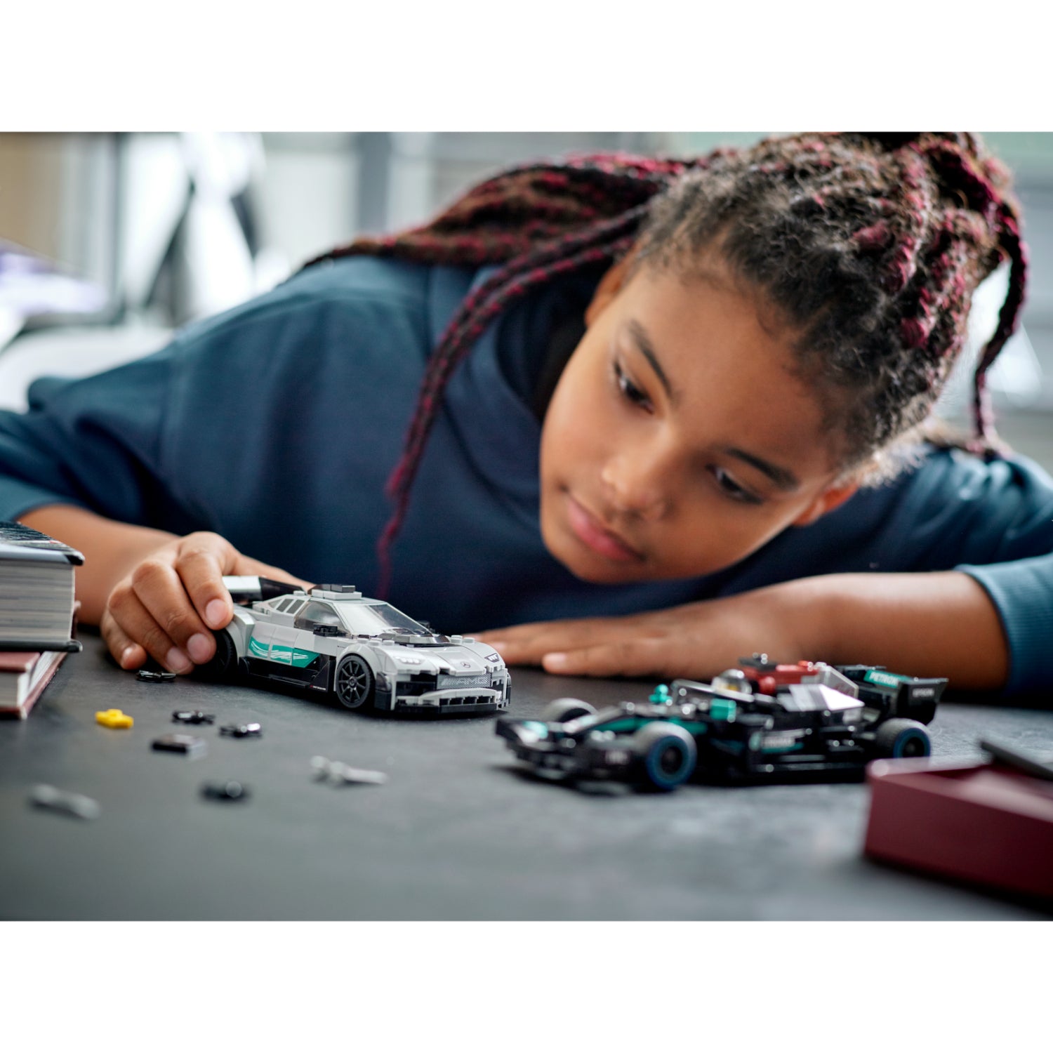 LEGO® Mercedes-AMG F1 W12 E Performance y Mercedes-AMG Project One (76909)