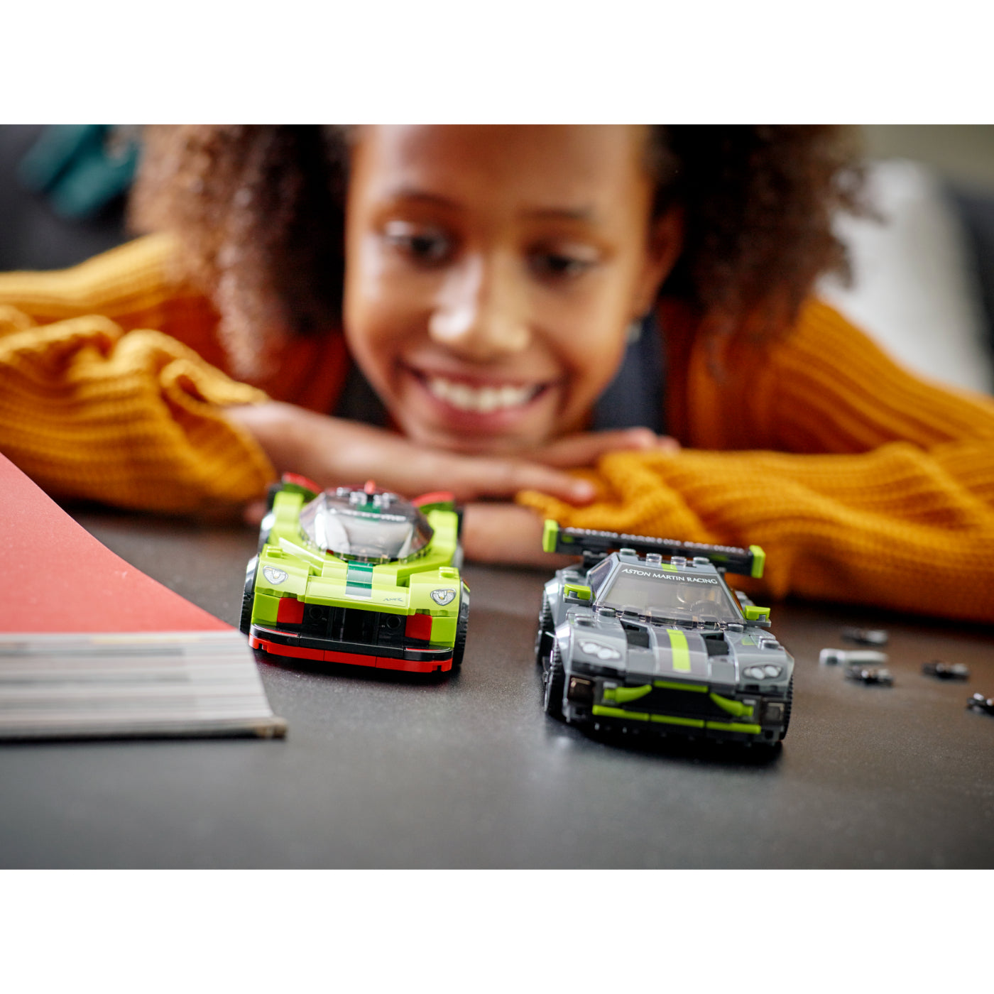LEGO® Speed Champions : Aston Martin Valkyrie AMR Pro y Aston Martin Vantage GT3 (76910)